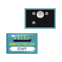 badges rectangles personnalisés 68mm x 45mm avec attache aimantée simple