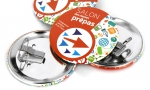 Panachage de badges ronds 75mm avec attaches pinces crocodiles.
Visuel : 