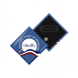 badges losange personnalisés 52mm x 52mm avec attache aimantée double
