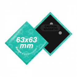 fabrication de badges losanges personnalisés 80x80mm avec attache aimantée